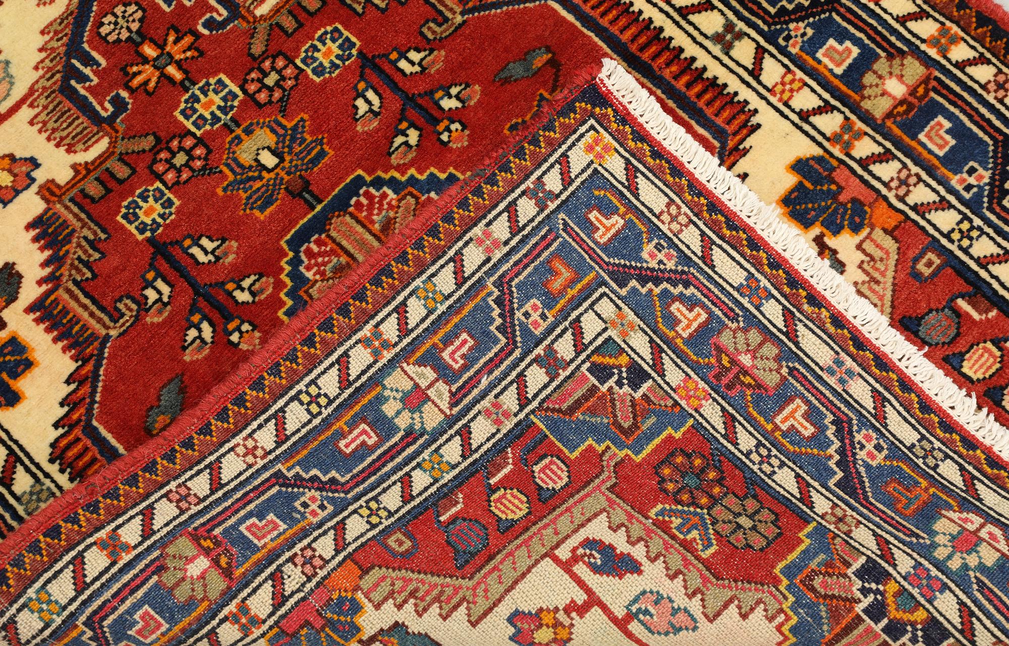 A Hamadan rug, approx. 118 x 90 cm.