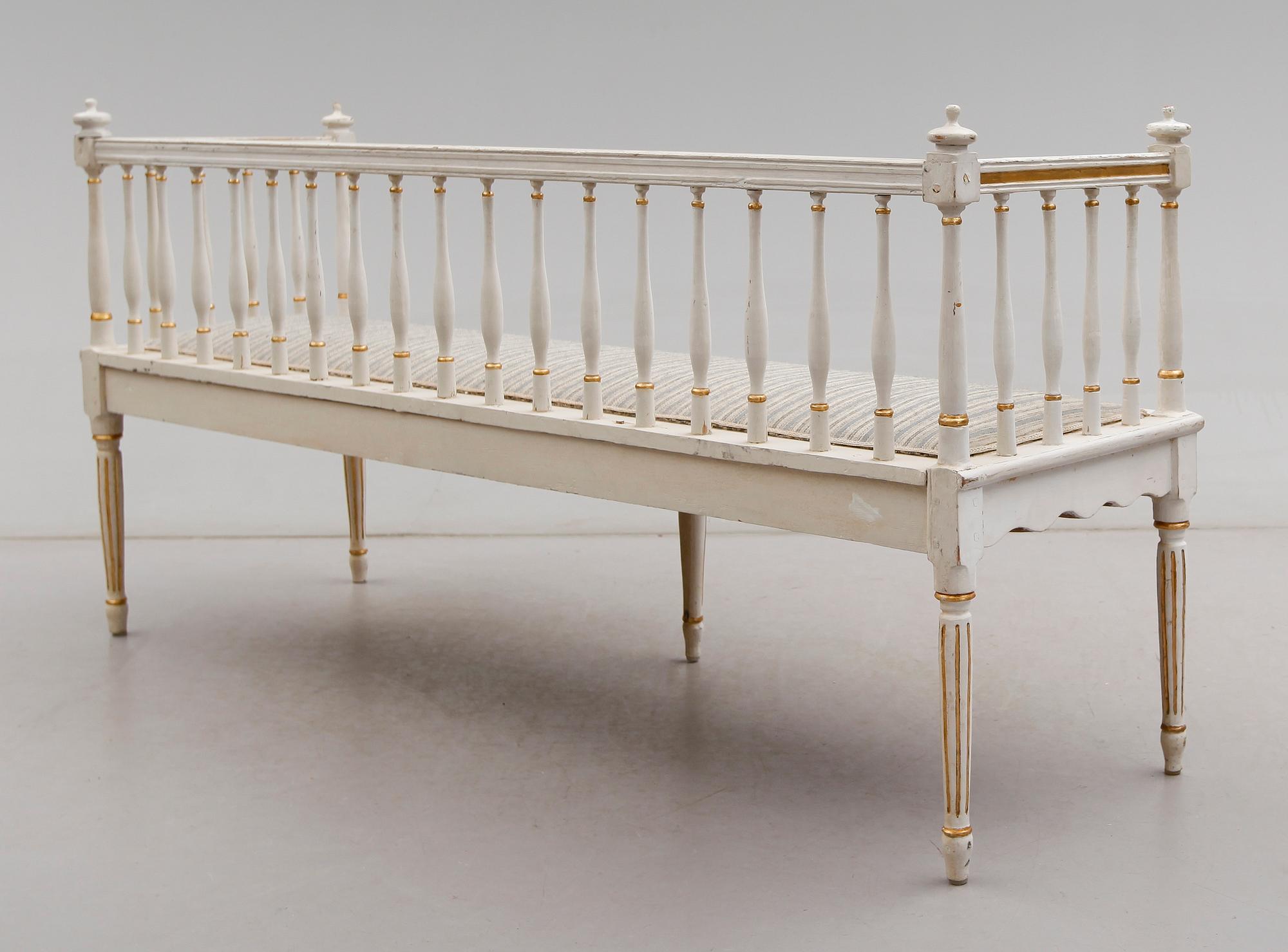 SOFFA, sengustaviansk, omkring år 1800.