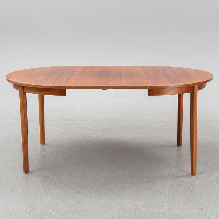 Matbord, fanerat med valnöt, 1900-talets andra hälft,