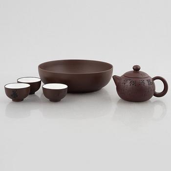 Tekanna, koppar 3 st, samt skålfat, yixing, kina, 1900-tal.