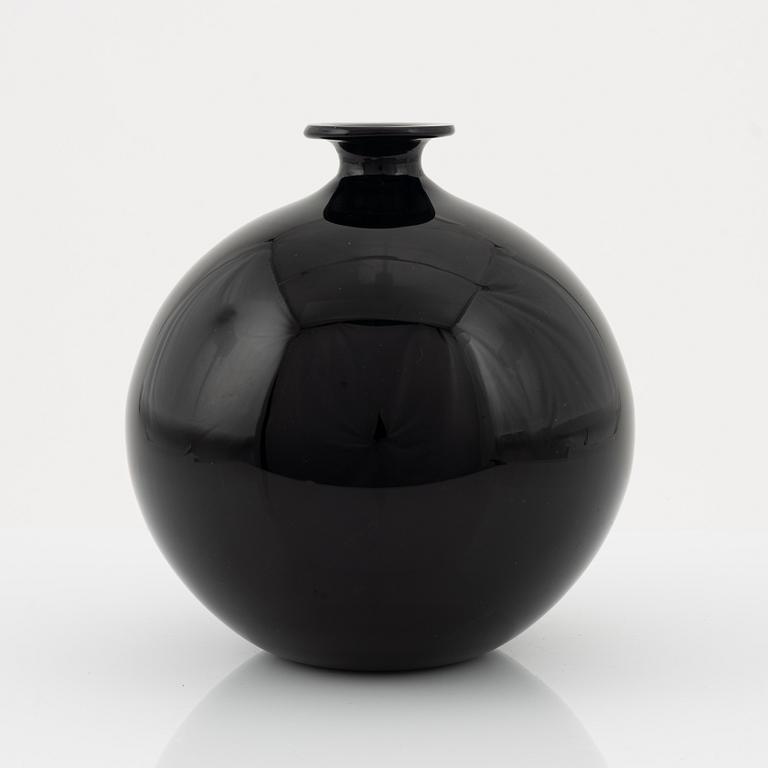 Harald Notini, a glass vase, Böhlmarks/Pukeberg, 1930's.