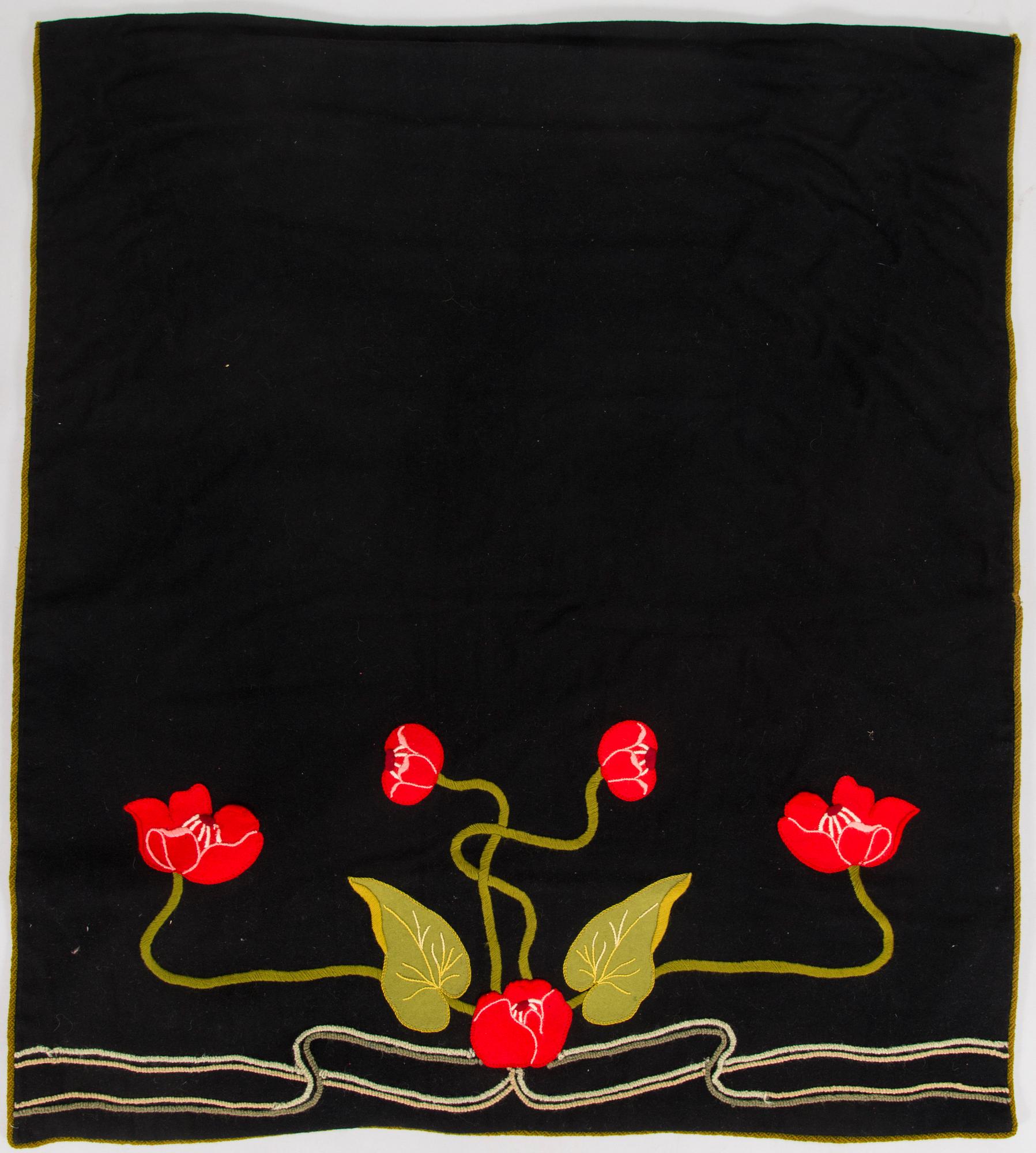 Matta / väggbonad, tidigt 1900-tal. Ca 137 x 120 cm.