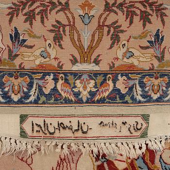 A rug, semi-antique/Old Esfahan figural, signed, ca 154,5 x 106,5 cm ( ca 2,5-3,5 cm flat weave at the ends).