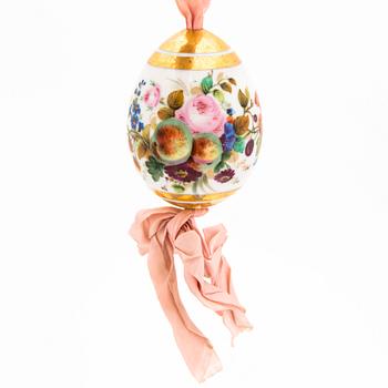 A Russian porcelain Easter egg, from the time of Nicholas I (1825–1855).