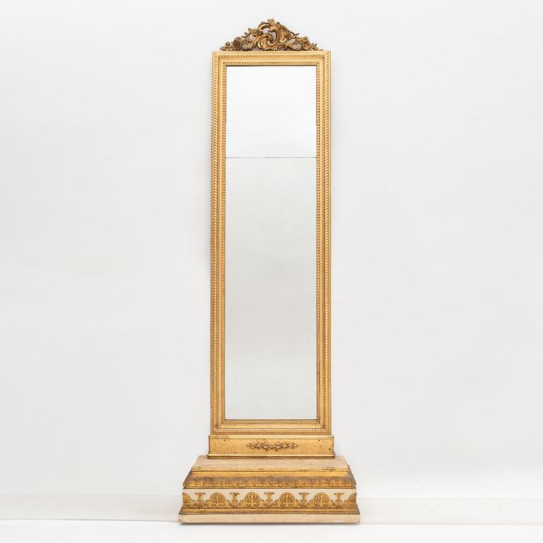 A mirror, 19th Century.