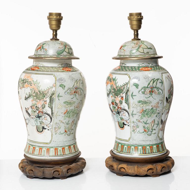 Bordslampor, ett par, porslin, Kina, 1900-tal.