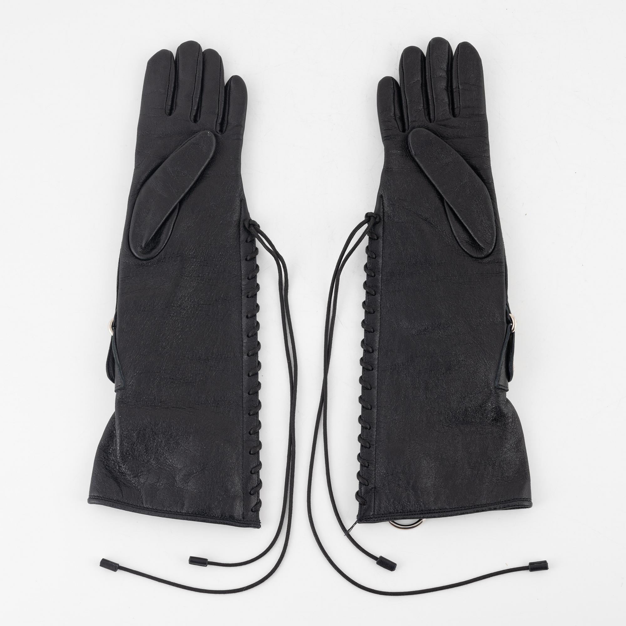 Balenciaga, a pair of gloves, size 6-½.
