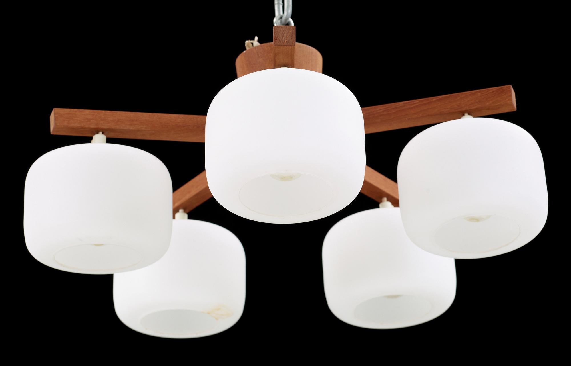 TAKLAMPA, troligen Uno och Östen Kristiansson, Luxus, Vittsjö.1950/60-tal.  Höjd ca 24 cm.