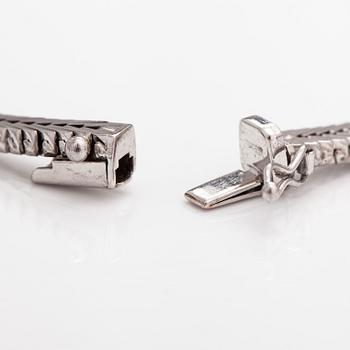 A 14K white gold necklace. Finnish import marks 1979.