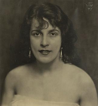 Henry B. Goodwin, Female Portrait, 1917.
