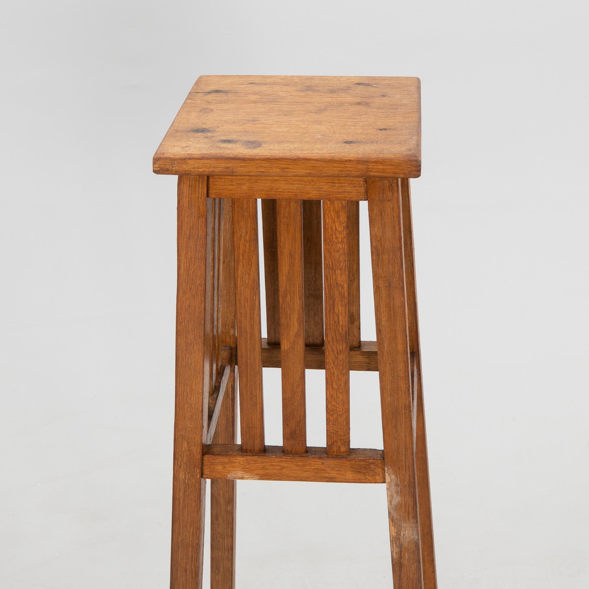 Piedestaler ett par 1900-talets början.