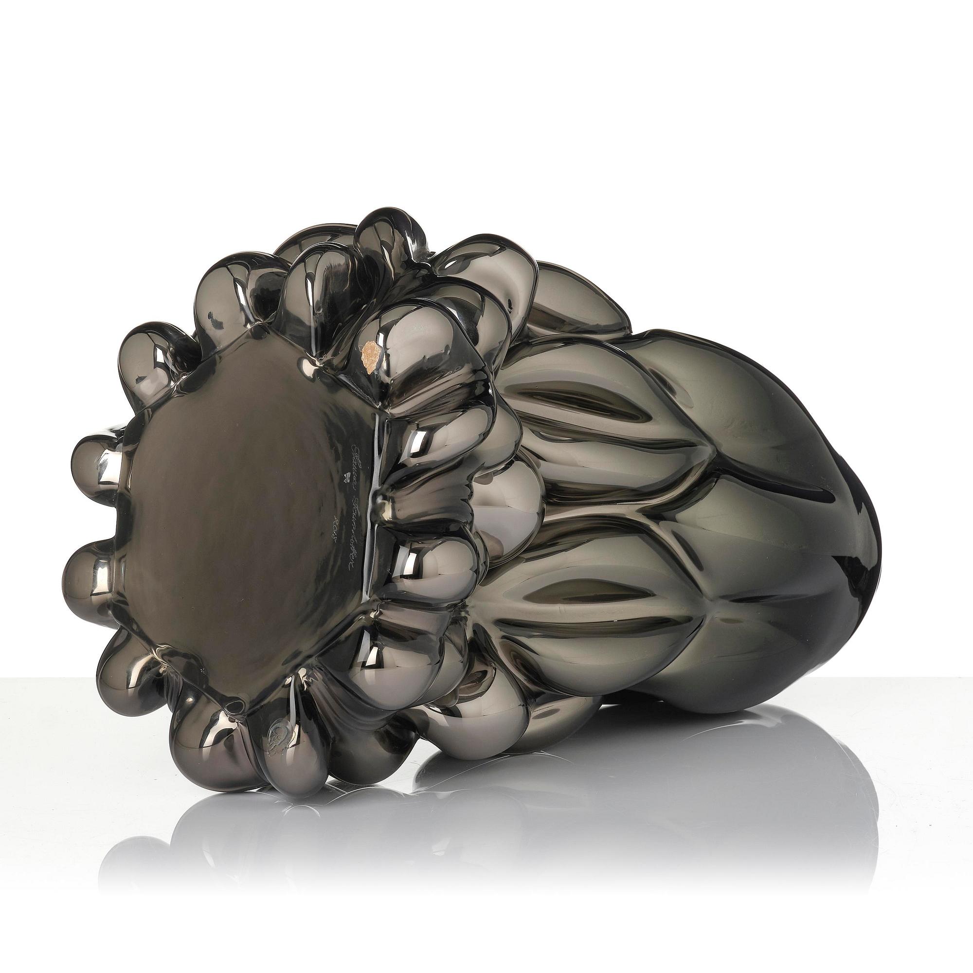 Hanna Hansdotter, “Tiffany Print, Black Metallic”, a glass sculpture, The Glass Factory, Boda Glasbruk, 2018.