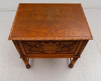 SCHATULL MED BESTICK, 126 delar, 1900-talets första hälft.