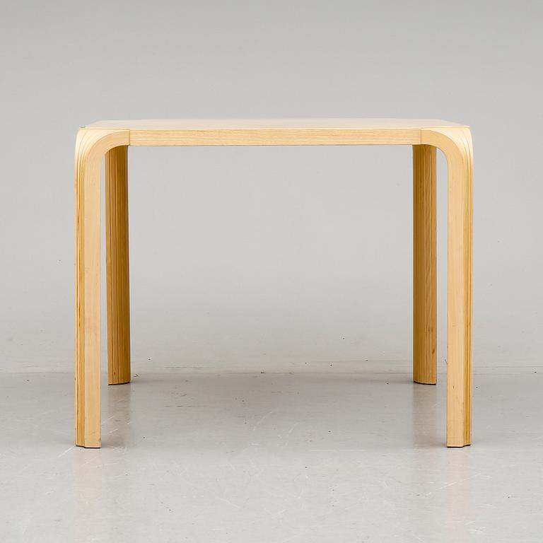 SOFFBORD, "Fan leg table", Alvar Aalto, Artek, 1900-talets slut.