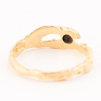 A BJÖRN WECKSTRÖM RING, "Diamond pond", 8/8 cut diamond, 18K gold. Lapponia 1972.