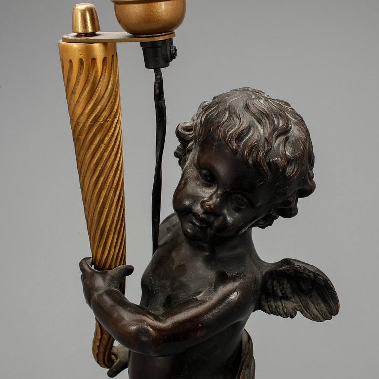 BORDSARMATURER, ett par, brons, Louis XVI-stil, 1900-tal.