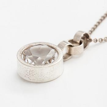 Elis Kauppi, halsband, silver och bergskristall. Kupittaan Kulta , Åbo 1965.