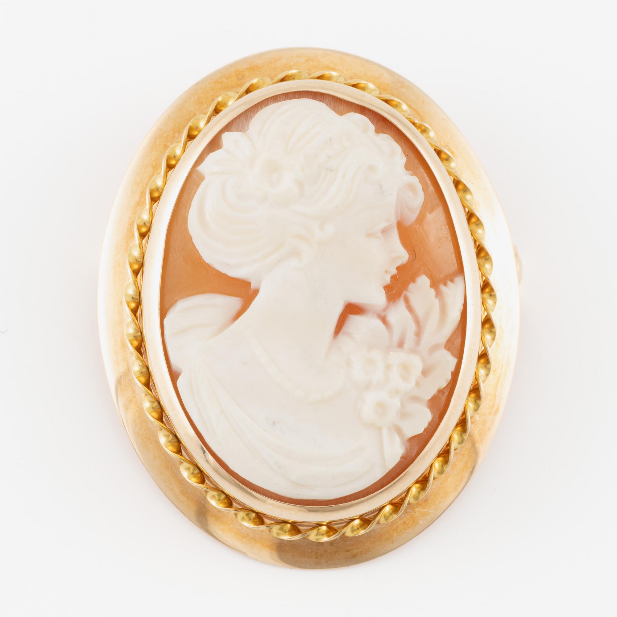 Örhängen och brosch/hänge, 14K guld med snäckskalscamé.