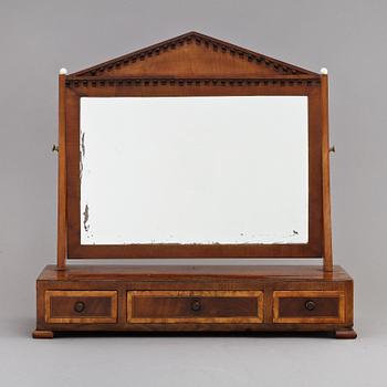 LÅDSPEGEL, Karl Johan, 1800-talets första hälft.
