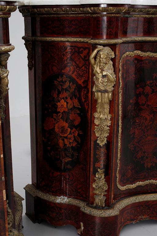 SKÄNKAR, ett par, Louis XV-stil, sent 1800-tal.