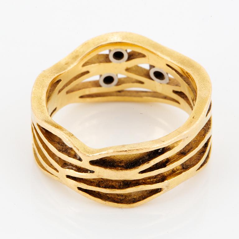 LAPPONIA, Ring "Diamond flow", 18K guld med briljantslipade diamanter.