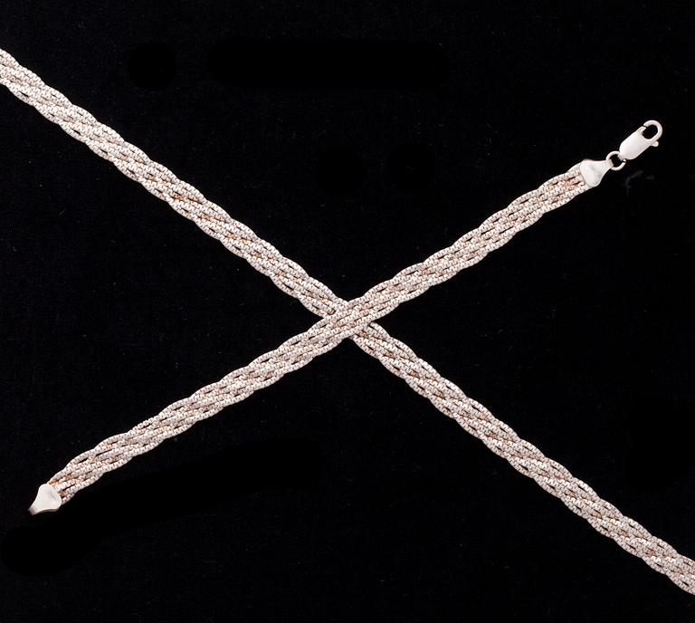 HALSSMYCKE samt ARMBAND, sterlingsilver, 1900-talets slut. Totalvikt 28 g.
