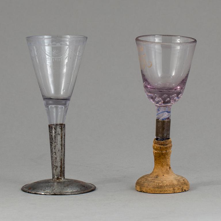 GLAS, 2 stycken, 1700/1800-tal.
