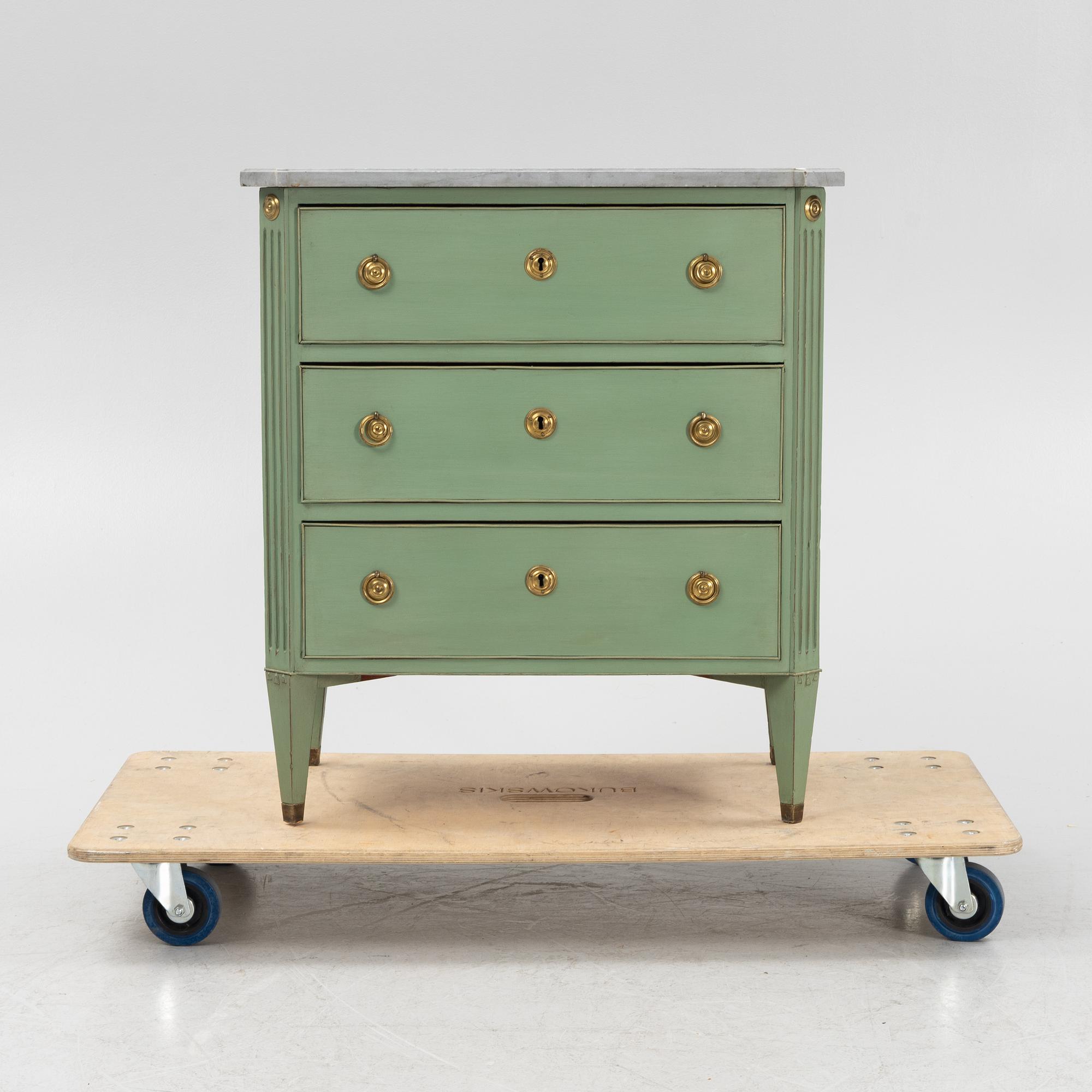 A Gustavian style chest of drawers, early 20th Century.