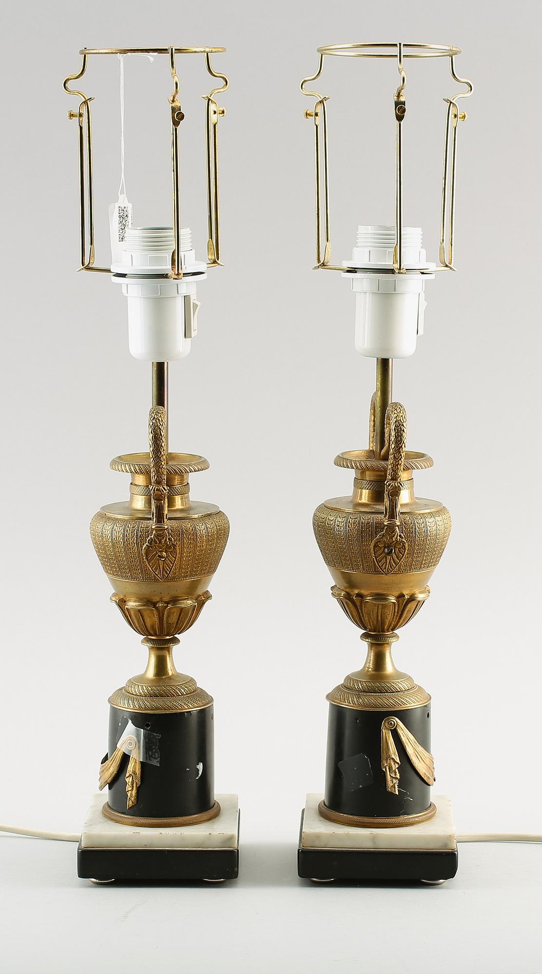 BORDSLAMPOR, 1 par, empirestil, 1900-talets första hälft.