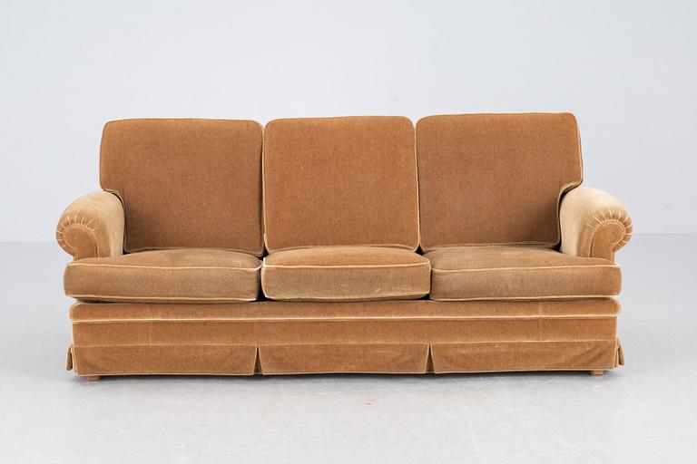 SOFFA. Dux, 1900-talets andra hälft.