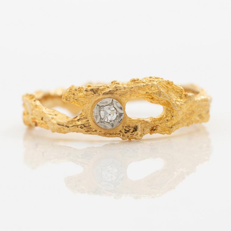 Björn Weckström, ring, 18K gold with an octagon-cut diamond, Finland 1978.