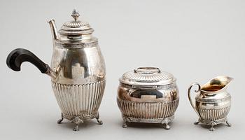 KAFFESERVIS, 3 delar, silver, B Erlandsson, 1909. Vikt ca 1241 g.