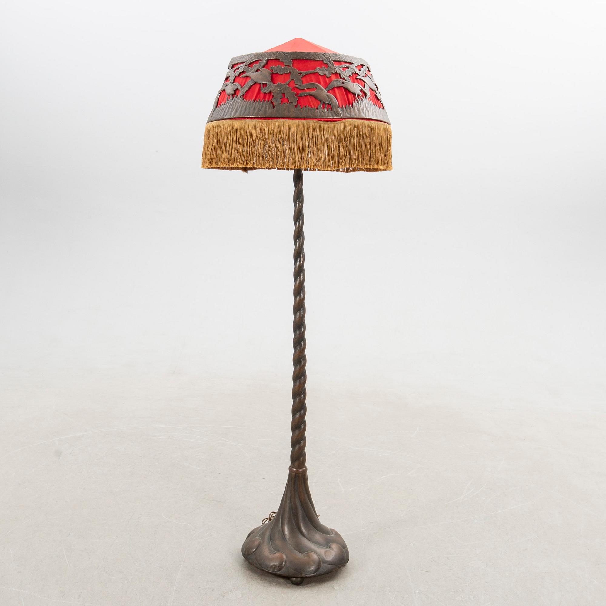 Golvlampa, Jugend, 1900-talets början.