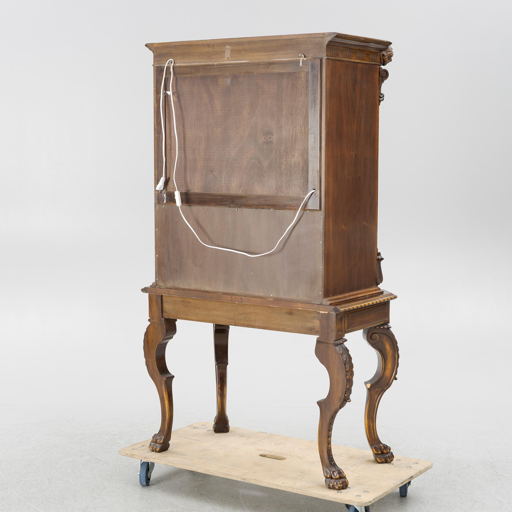 Barskåp, barockstil, 1900-talets första hälft.