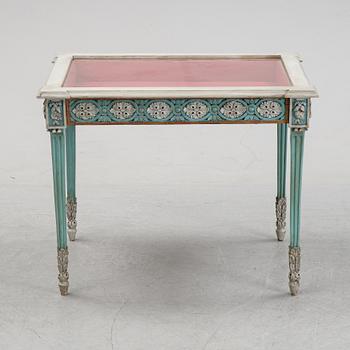 A mid 19th Century display table.