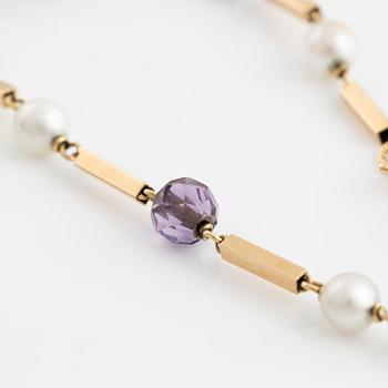 18K gold, amethyst and pearl bracelet.