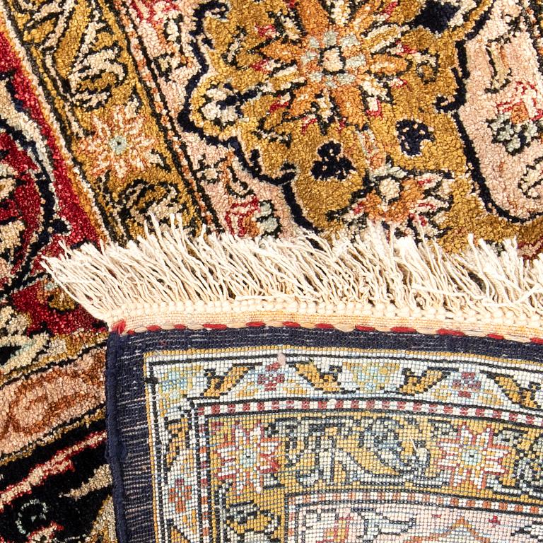 Ghom rug semi-antique silk approx. 214x135 cm.