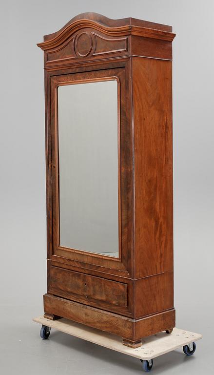 SKÅP, senempire, 1900-talets början.