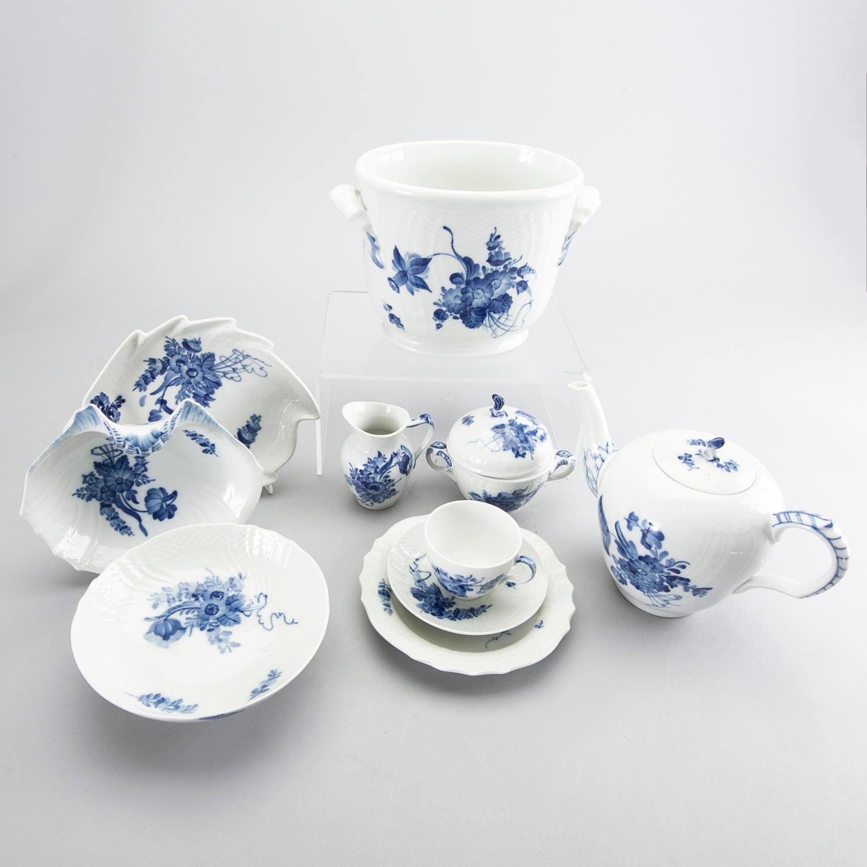 ROYAL COPENHAGEN, "Blå Blomst", porcelain, Denmark, 50 pcs.