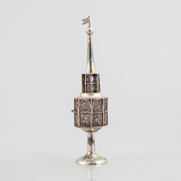 Besamim / spice tower, silver, Judaica, Berlin, first half of the 19th Century.