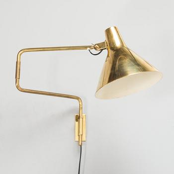 Paavo Tynell, a mid-20th century '7274' wall light for Idman.