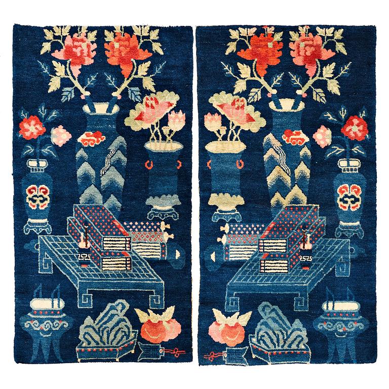 RUGS, 1 pair, old/semi-antique Baotou, China, ca 135 x 71,5 cm each.