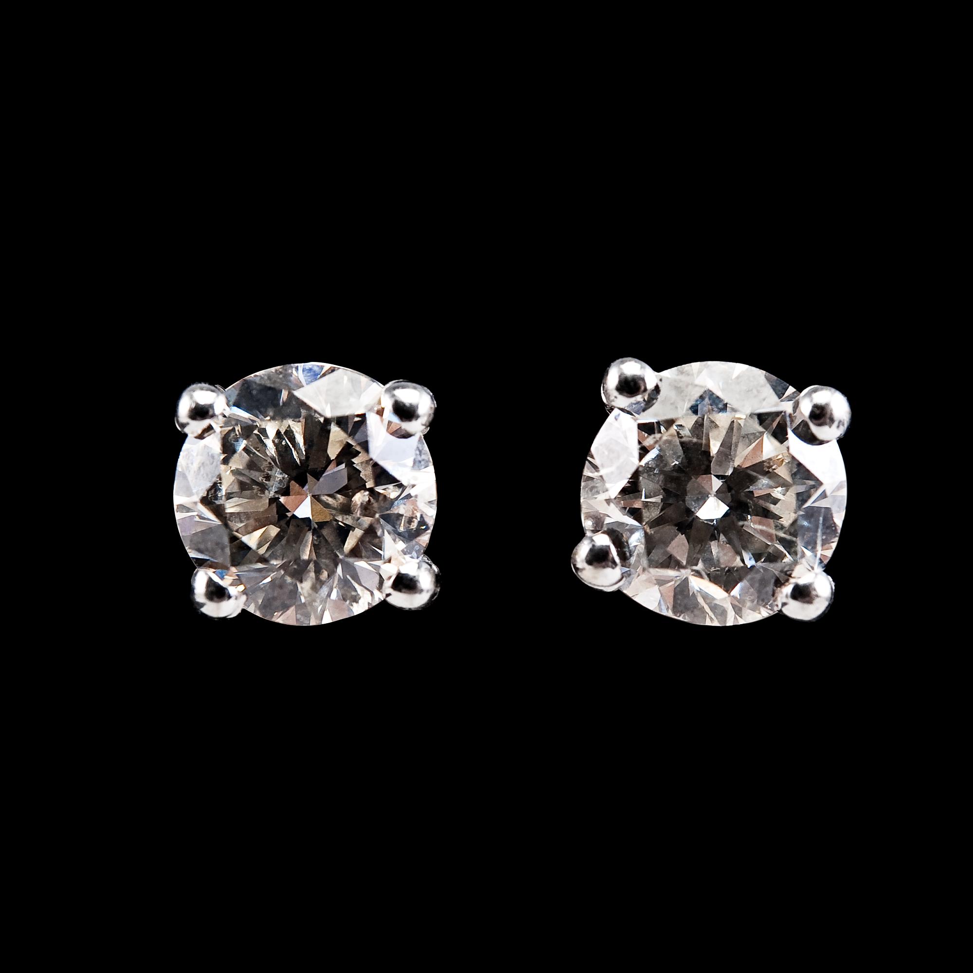 ÖRHÄNGEN, 2 briljantslipade diamanter 2.00 ct. TC / P. 3700.
