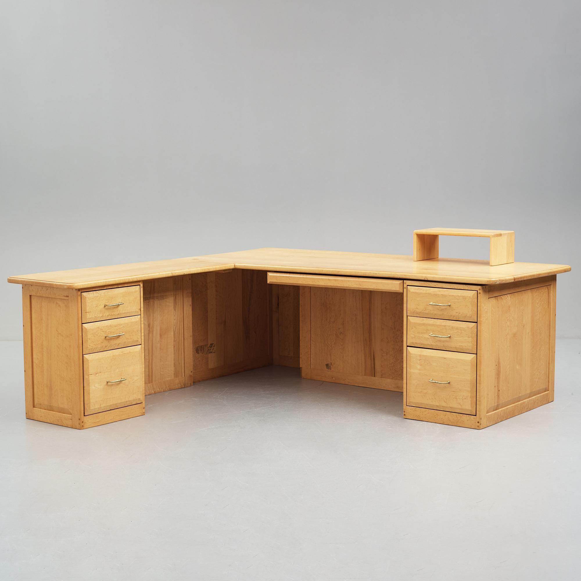 A large 20th century desk, Pompanoosuuc Mills, Canada.