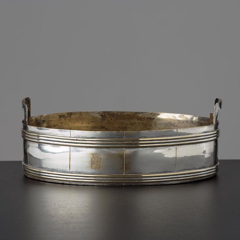 A late Gustavian early 18th century deep dish.