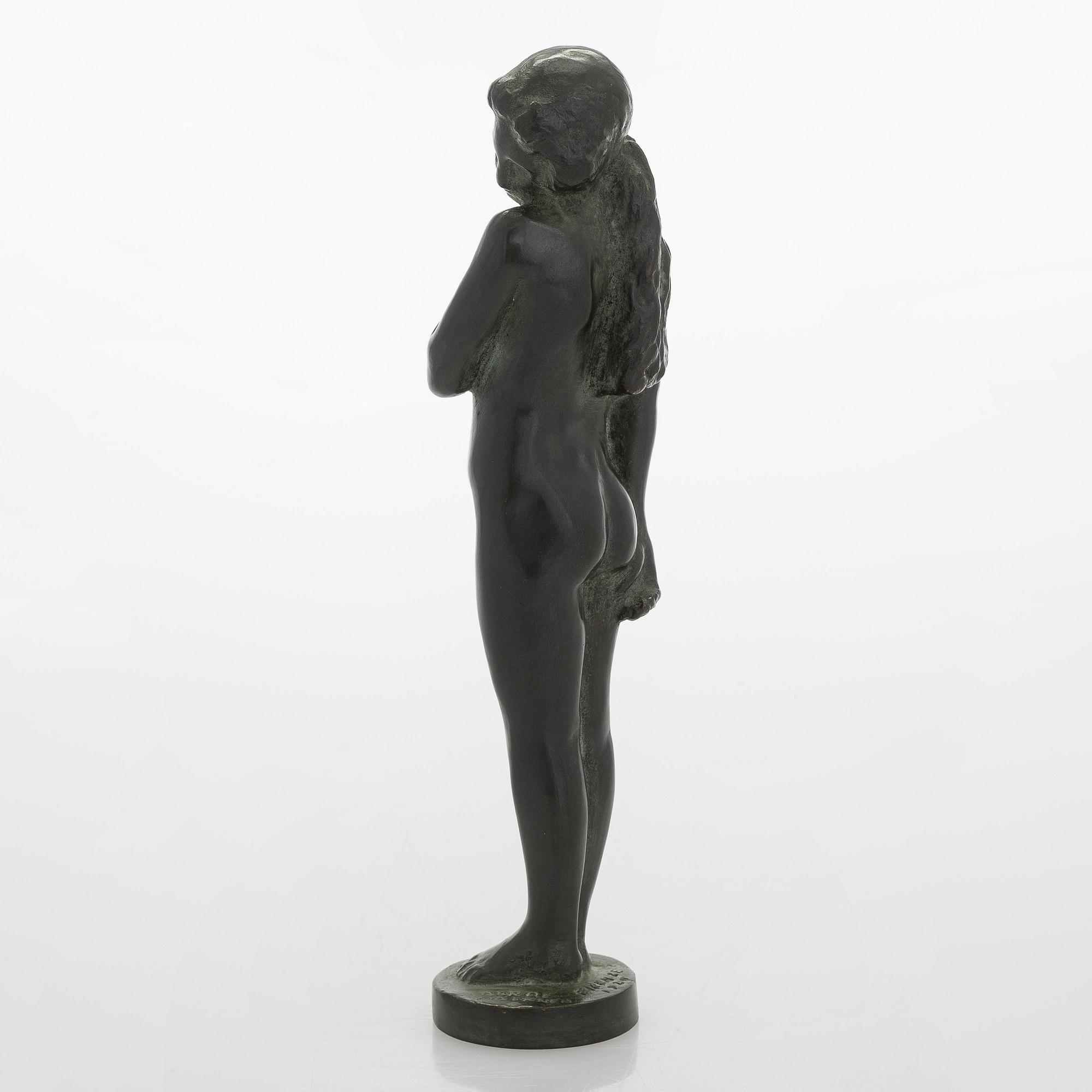 Aarre Aaltonen, Standing woman.
