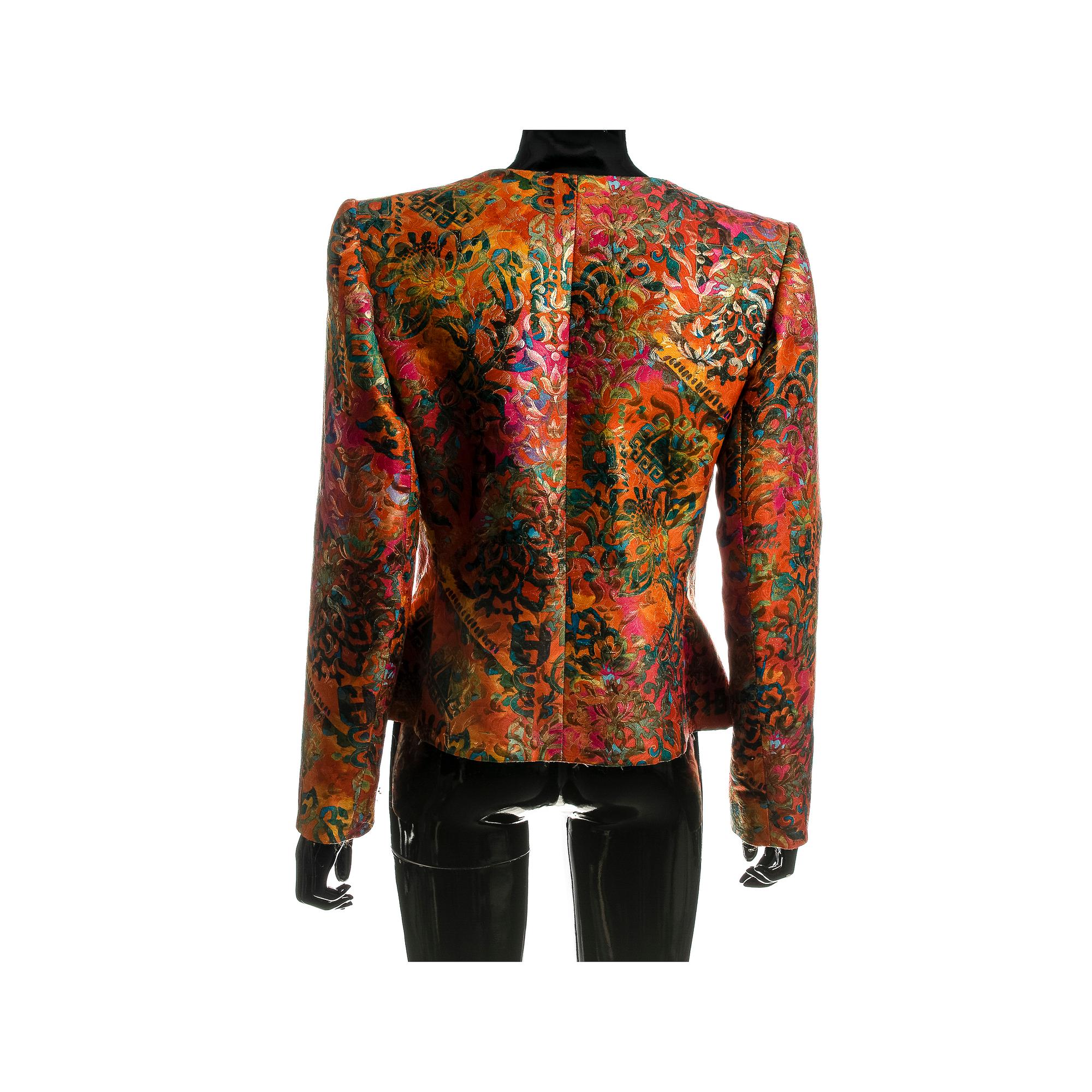 KAVAJ, Yves Saint Laurent.