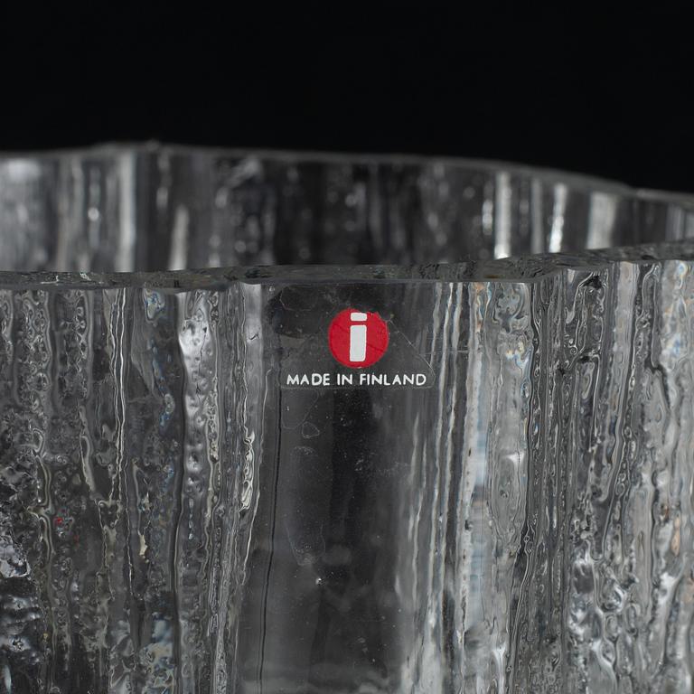 Tapio Wirkkala, a 'Gerania' glass vase, model 3431, Iittala, Finland.