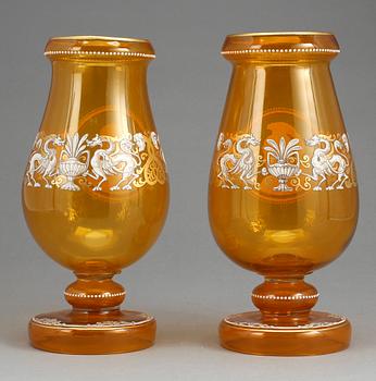 VASER, ett par, glas, sent 1800-tal.