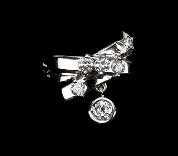 RING, 18k vitguld med briljantslipade diamanter, tot 0.52 ct enl gravyr.